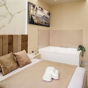 Camera con letto king size
